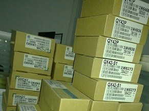 供应全新原装可编程控制器 FX1N-40MR现货