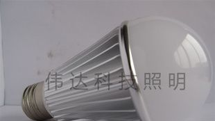 大功率LED6W 高透光PC球泡 灯具