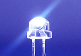 5MM草帽白灯 短脚有边（1000-1200）正白光