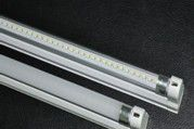 供应深圳直销T5*0.6mLED日光灯/7W/3528灯珠/528LM/带支架和一体化