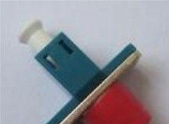 供应LC/UPC双工法兰盘、LC双工光纤适配器、LC双联法兰盘