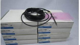 供应原装全新欧姆龙接近传感器E2CY-X1R5A现货