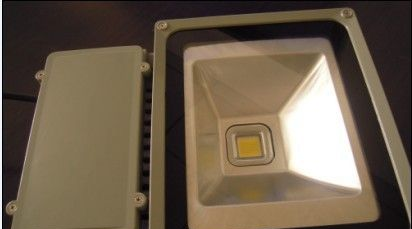 供应LED投光灯照明节能改造方案，LED投光灯厂家，美国普瑞芯片LED投光灯
