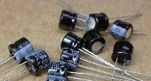 供应铝电解电容25V10UF4X7大量现货价优