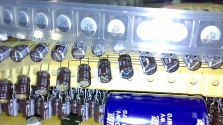 供应黑金刚贴片铝电解电容EMV-630ADA6R8MF60G
