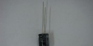 铝电解电容，低价促销25V330UF  8*12