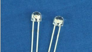 F5钢盔白LED发光二极管 F5钢盔白光灯珠1700-2200