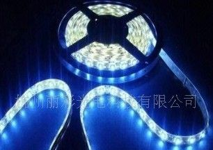 厂家优惠供应60颗/米5050贴片LED软灯带灯条，不防水
