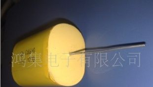 穿心轴向薄膜电容CBB80 105 J1200V 黄扁