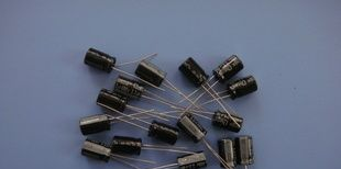 PET铝电解电容22UF/16V  4*7