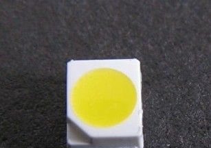 低光衰3528贴片LED白光暖光（6-7LM)灯珠 寿命大于30000H