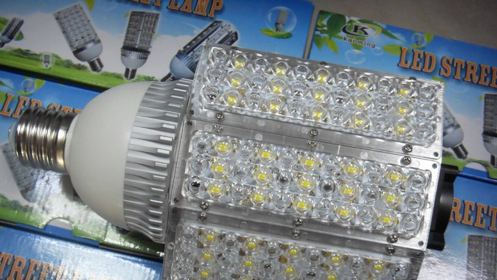 LED大功率路灯|60WLED路灯灯头|太阳能路灯60W|三面LED路灯