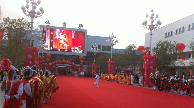 供应户外高清晰度P8全彩led显示屏