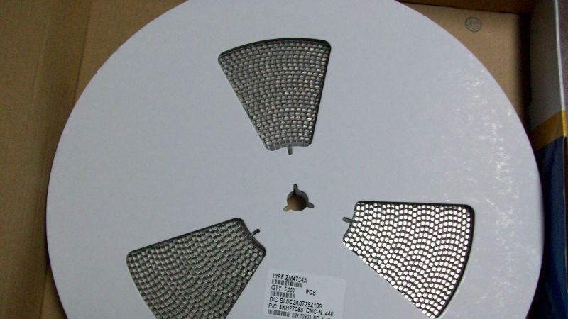 优质贴片二极管  ZM4734A  5.6V    原装ST