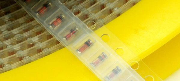厂家直销大量供应2.4--8.2V贴片稳压二极管MiniMELF