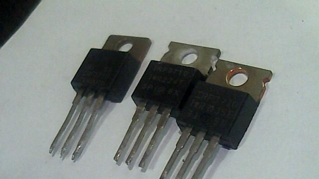 三极管IRF3710