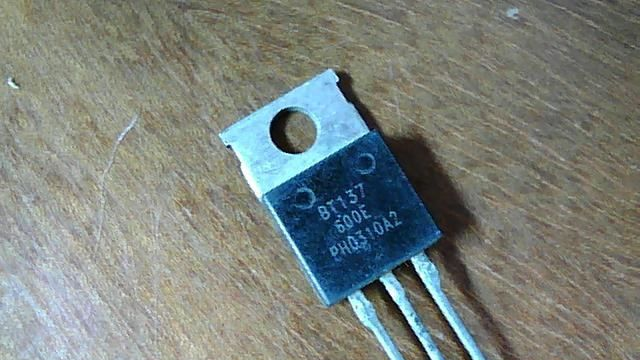 热卖可控硅BT137/600E