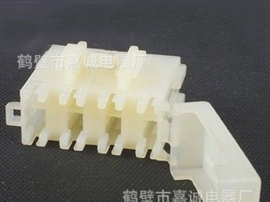 供应汽车保险盒BX2041-1/4路保险盒