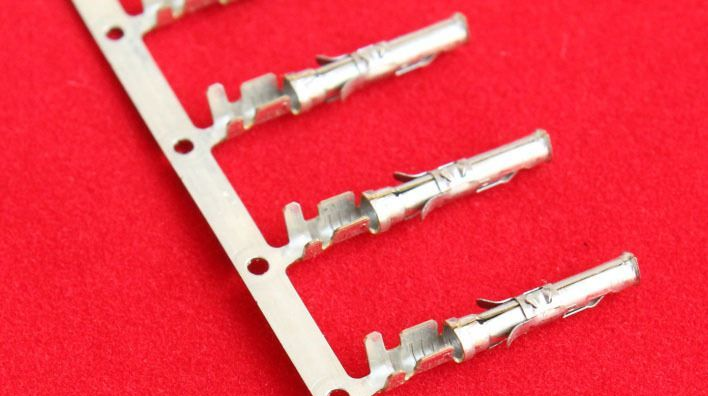 供应汽车接插件 河南泰华电器加工定制各种汽车接插件