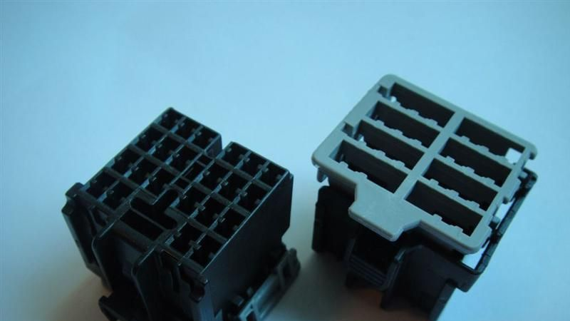 供应汽车连接器/端子护套J7221-2.2-21/厂家直销