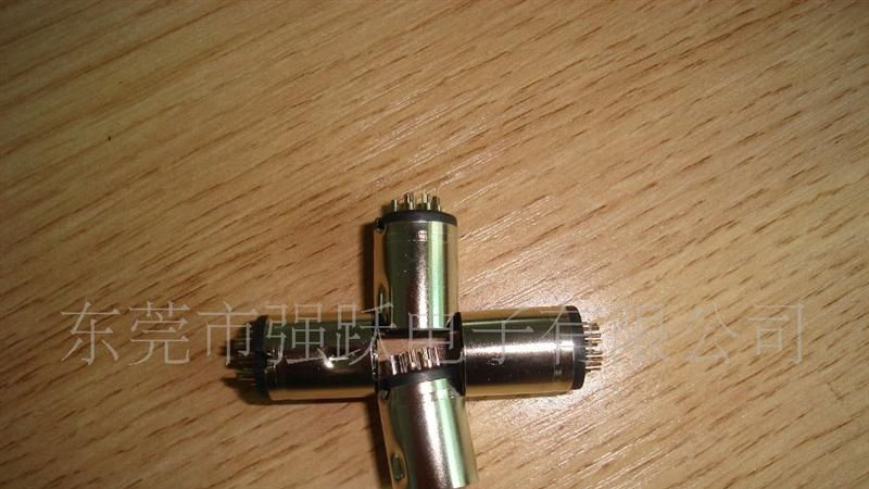 大DIN8P公头通边打点连接器
