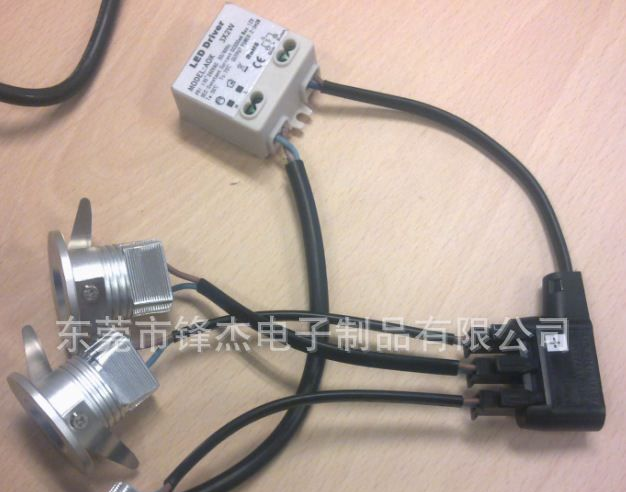 供应miniAMP3Way卤素灯具LED灯具照明接线盒连接器,分线盒