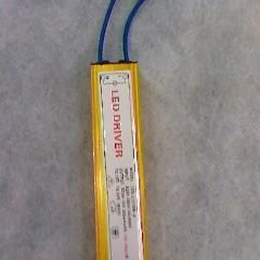 供应4-8*1W    LED防水驱动器，驱动电源