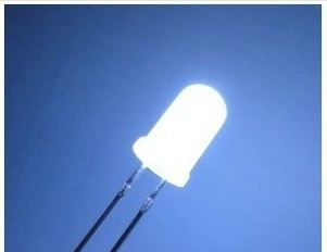 供应F5MM雾状白光LED灯，5mm高亮度白光LED发光二极管 雾状LED