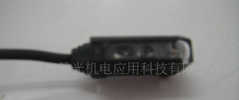 OMRON光电传感器E3T-SL11