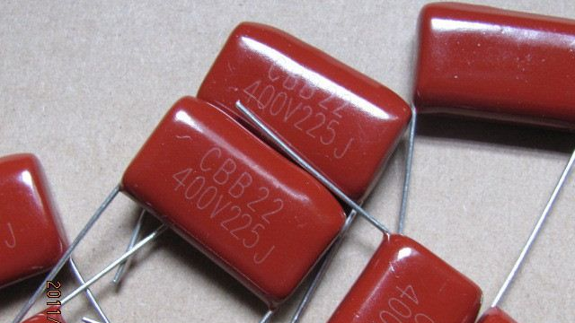 热销CBB电容225J400V,脚距25mm