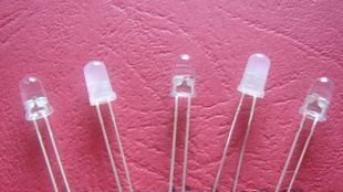 万邦光电供应5MM草帽单闪白LED