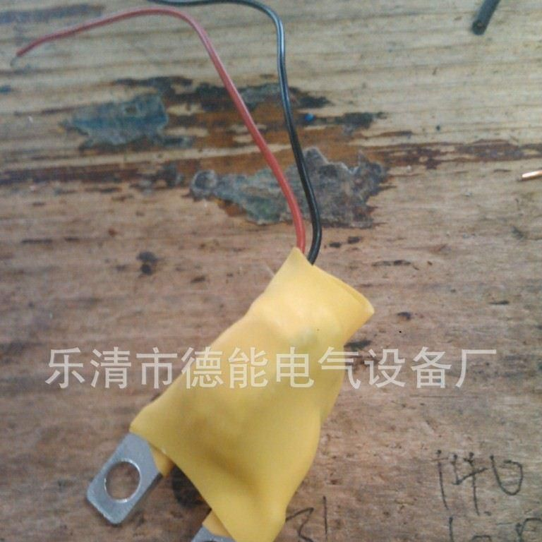 德能电气设备厂。黄皮电流互感器。各种样式来图定做。