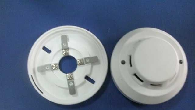 供应继电器输出烟感，24V常开型烟雾警报器，24V常开烟雾探测器