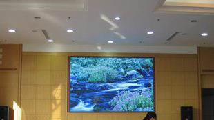 LED贴墙式电子显示屏