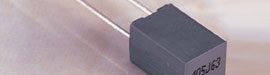代理厦门法拉电子C24(CL23B)塑料外壳金属化聚酯膜电容器(P=5.0)