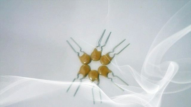 PTC自恢复保险丝