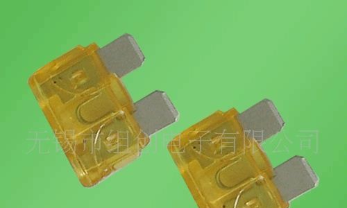 供应汽车保险丝。1-40A小型插片汽车保险丝。保险丝座。