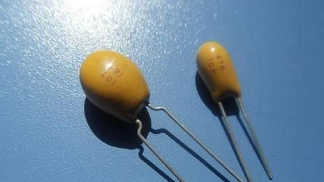 插件钽电容 15uF 35V 50V
