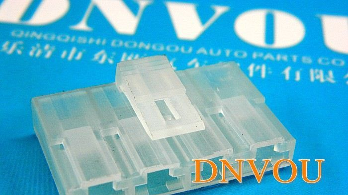 供应接插件/DJ70415-6.3/4孔插头/汽车连接器/电子连接器