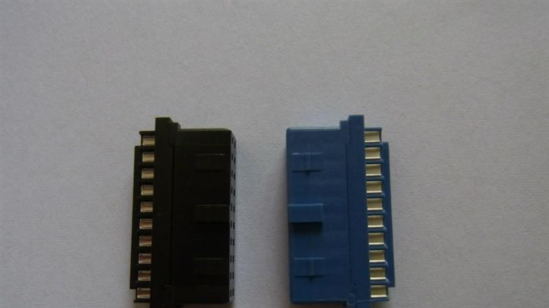 USB3.0 20P焊线排母插头