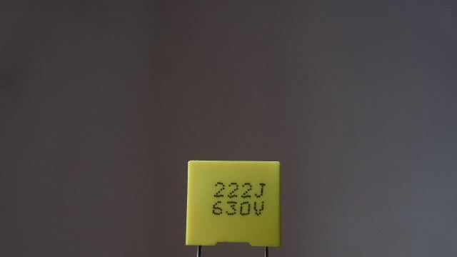 盒装CBB金属膜电容222J630V P=7.5