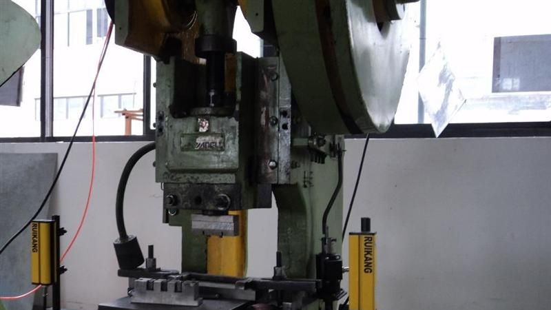 冲床安全保护器。红外安全保护器。安全光幕