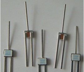 （原装特价出售）笔记本电池专用二次保护装置D6X三端NEC保险丝
