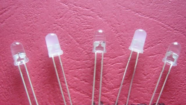 万邦光电大量供应5MM草帽单闪绿LED