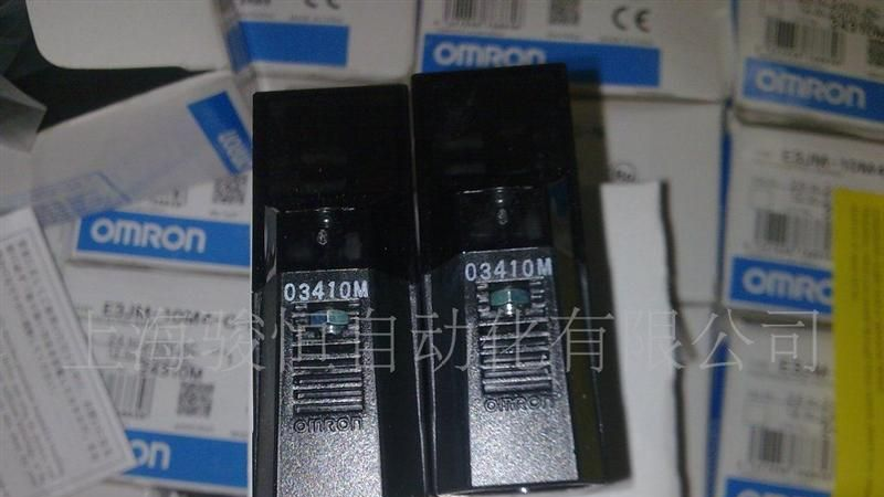 欧姆龙光电传感器  E3JM-10M4