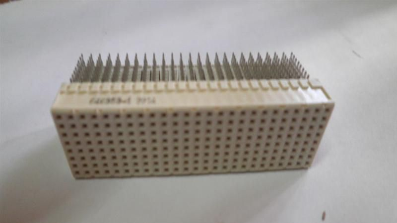 现货供应 AMP  连接器 型号646353-1