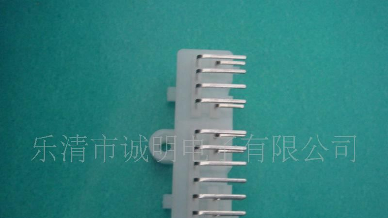 供应汽车连接器（16PIN）