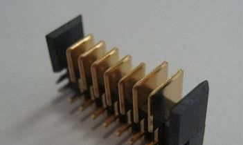 供应电池连接器\7P 电池座大片靠右