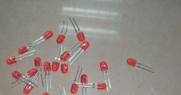 5mm椭圆红 F5椭圆发光二极管 LED显示屏单红灯珠 546红光灯珠