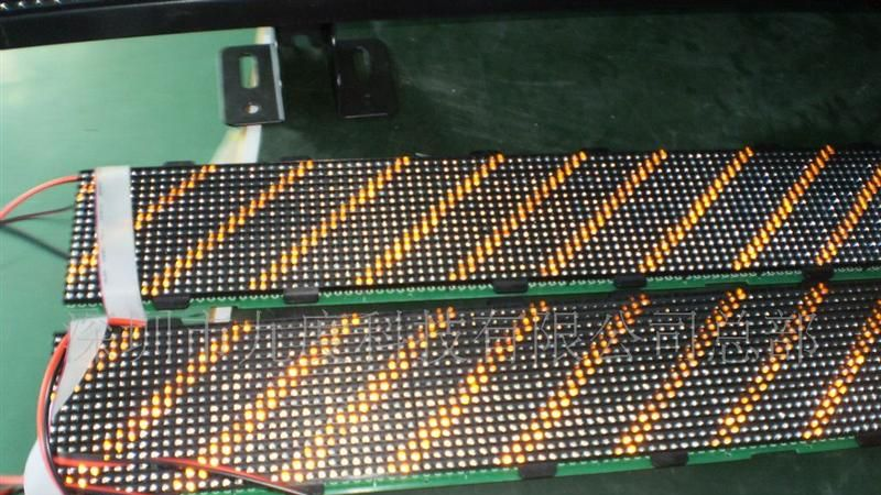 供应出租车后窗P7.62*6单白色 U盘功能LED车载显示屏